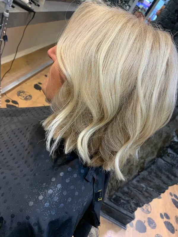 Headmasters — Hairdresser in Chester